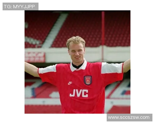 天下足球十大球星荣耀时刻合影 突显足坛传奇风采与辉煌成就