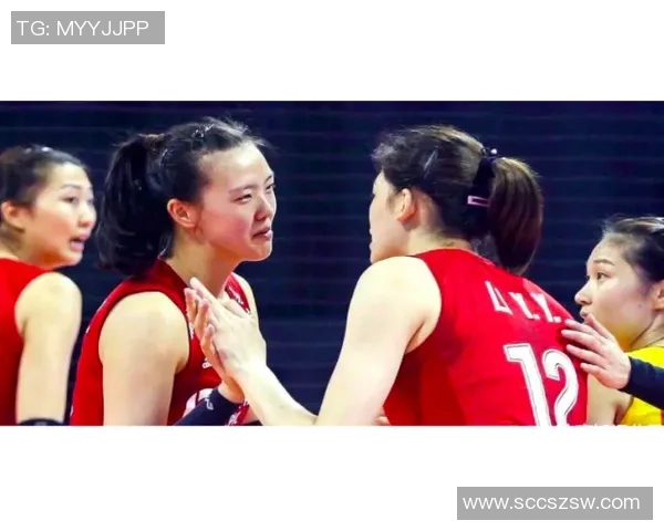 足球明星素描艺术作品展现传奇人物风采引发球迷热议