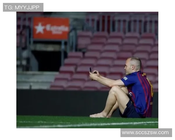 足球短袜球星独特风格引领球场新潮流展现青春活力姿态